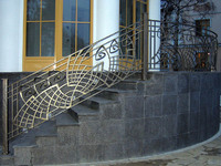 Ступени уличной лестницы
