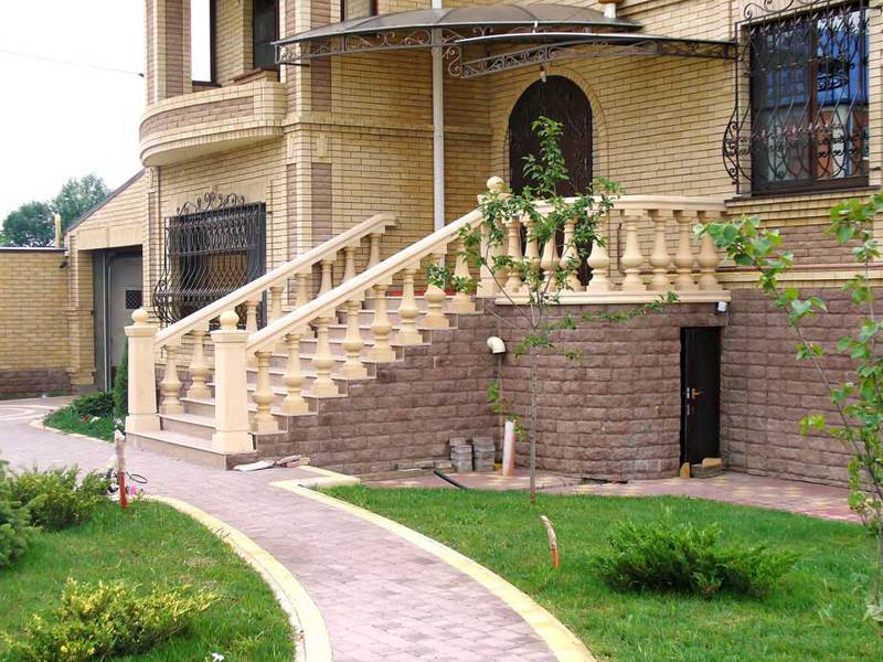 Как сделать лестницу в коттедже? Какую лестницу выбрать для коттеджа?